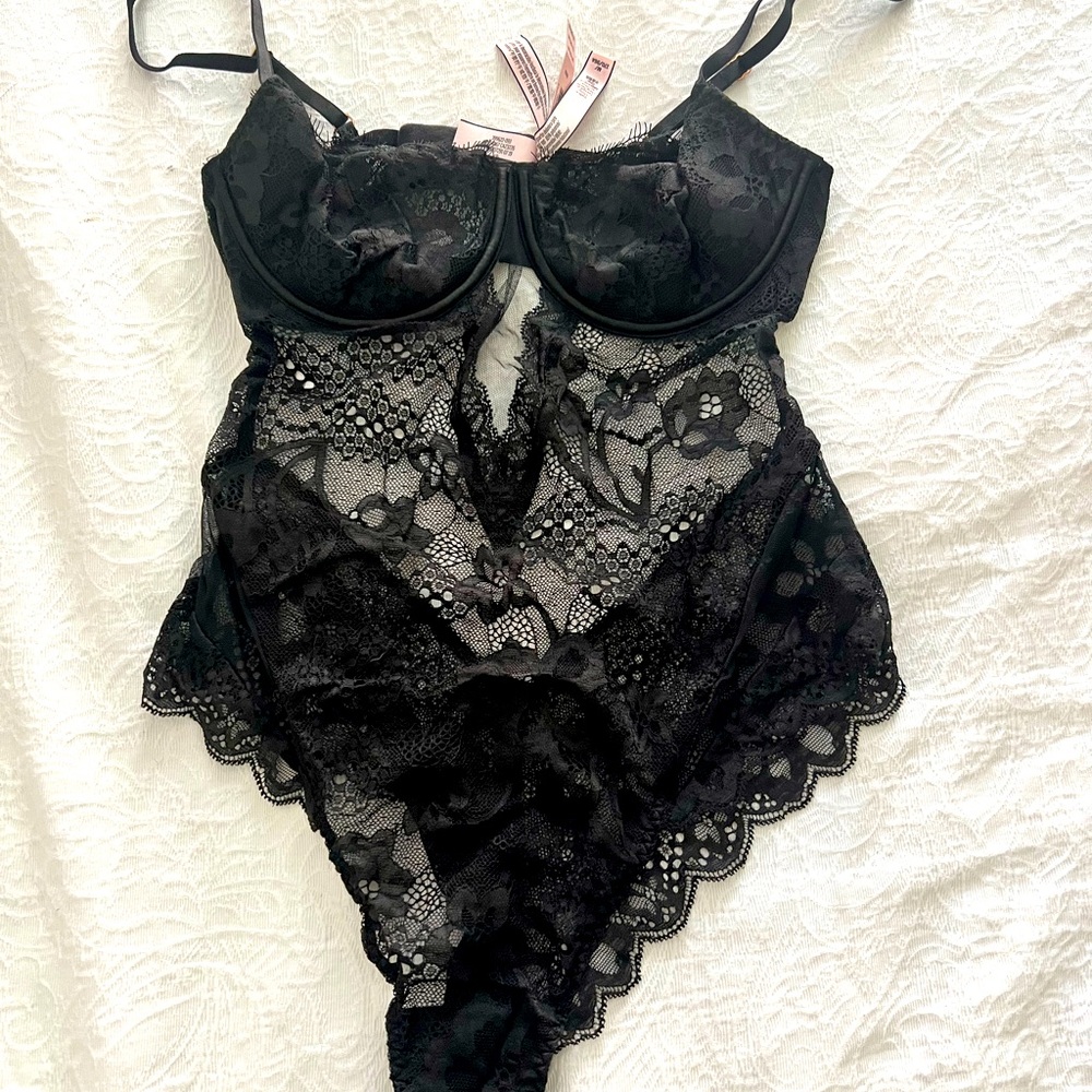 Victoria’s Secret Lingerie - Size Med - Black - NWT